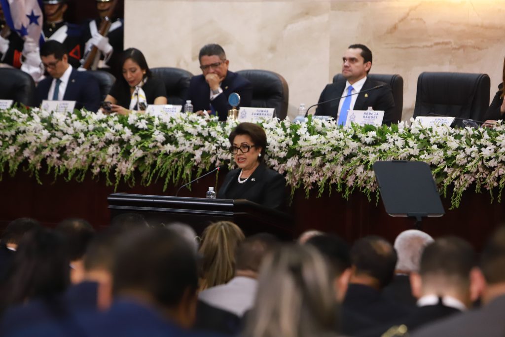 Presidenta de la Corte Suprema de Justicia lamenta muerte de 262 mujeres en 2025.